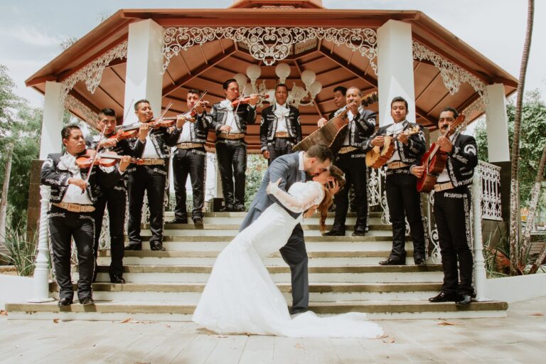¡Que vivan los novios!